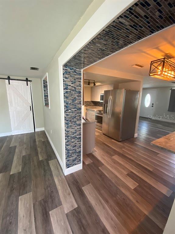 Foto del edificio - 6220 Glenwood Dr