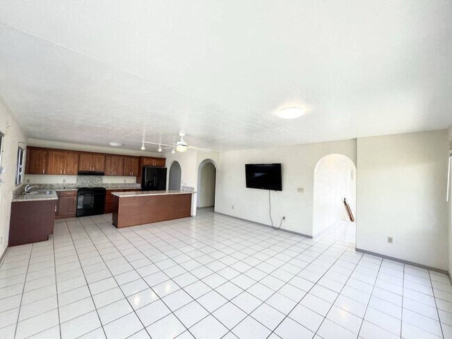 Foto del edificio - Rarely available 9br/6ba single family hou...