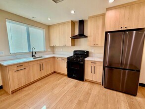 Building Photo - 7309 Yarmouth Ave