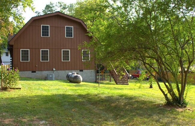 Foto del edificio - 3 Bedroom 2 bathroom with bonus room log cabin