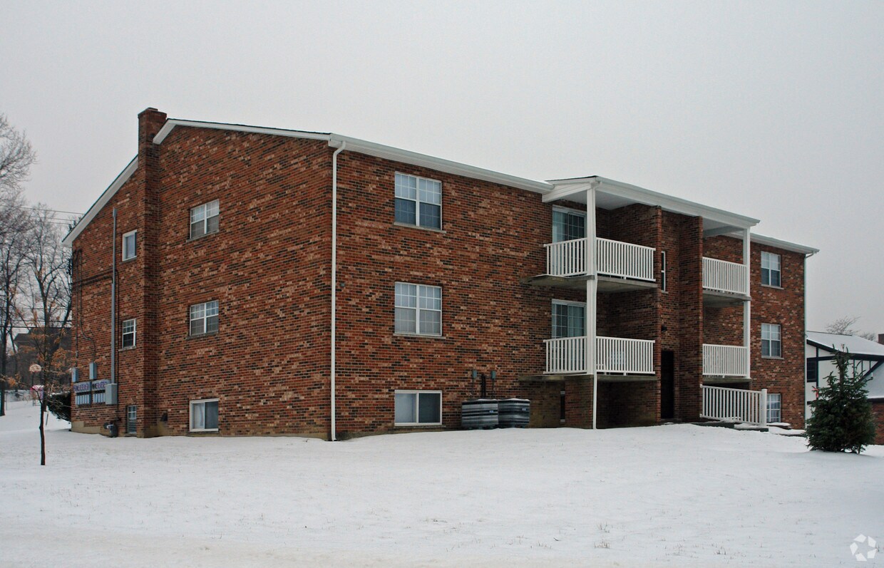 Vista exterior - 2324 Grace Ave