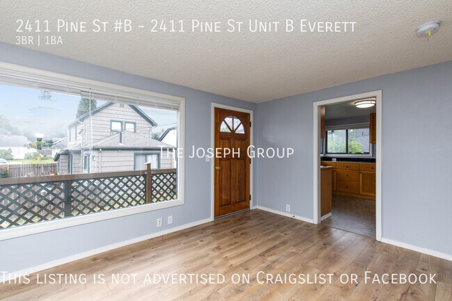 Foto del edificio - Wonderfully located 3 bed/1 bath duplex in...