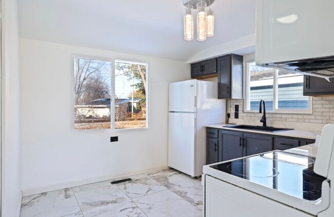 Foto del edificio - 2118-2118 Avalon Cir