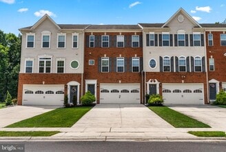 Building Photo - 71 Isabelle Ct