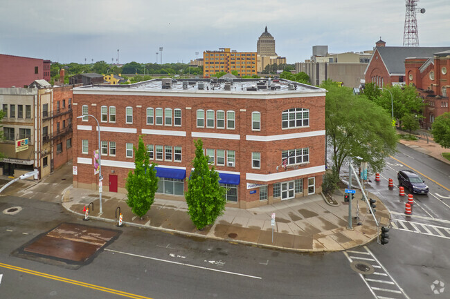 Building Photo - North Plymouth Terrace