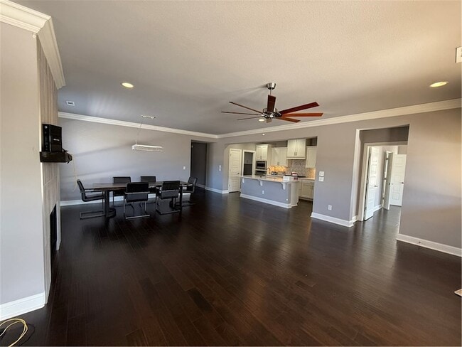Building Photo - 511 Rustic Creek Ln