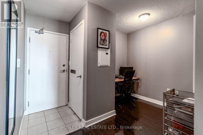Building Photo - 11 Brunel Ct