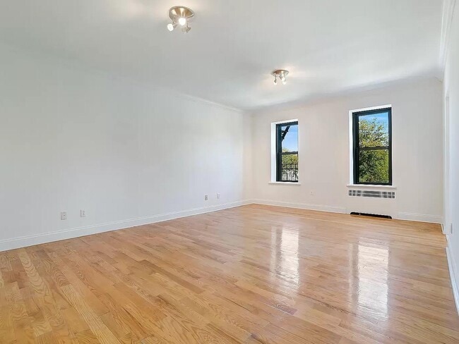 Photo - 76-66 Austin St Apartment