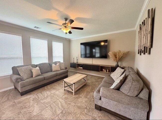 Building Photo - 718 S Chamfer Way