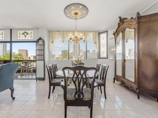 Foto del edificio - 21 Briar Hollow Ln
