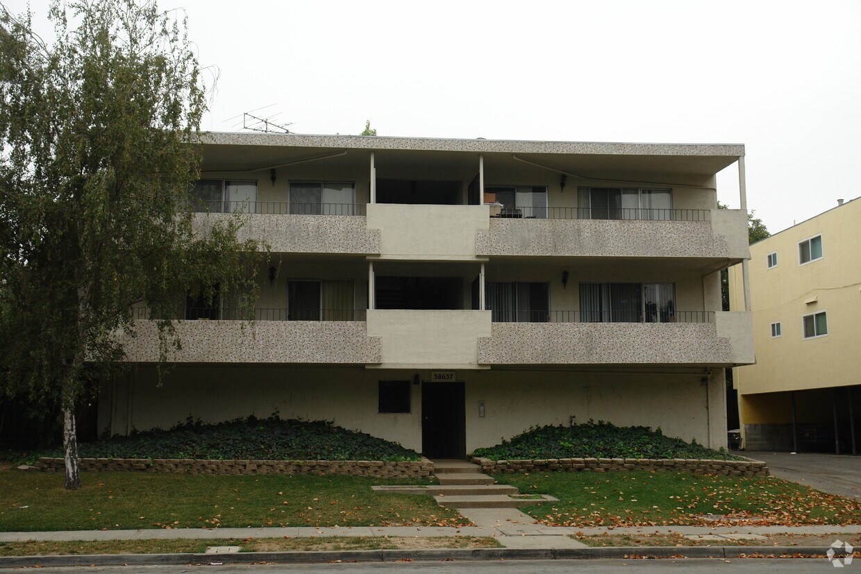 Primary Photo - 37567 Hastings St