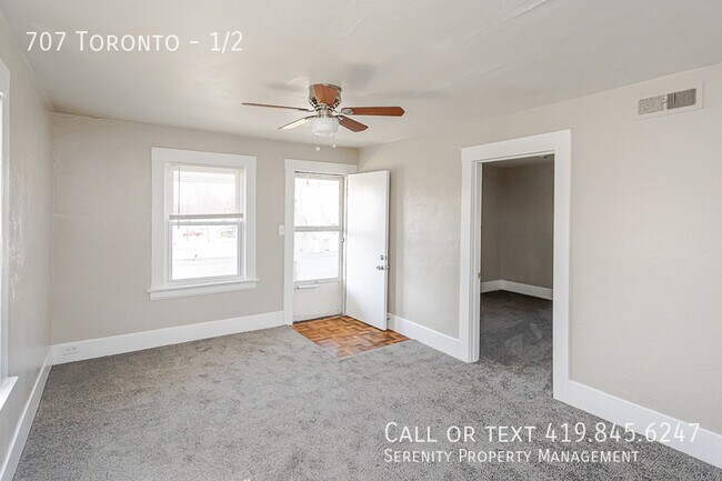 Building Photo - 707 Toronto-1/2