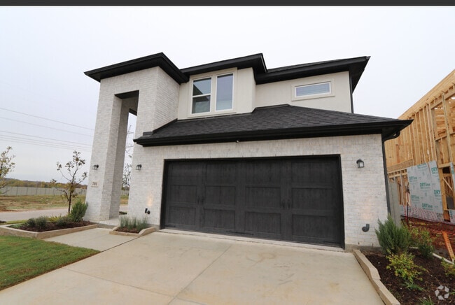 Building Photo - 701 Harmony Trl