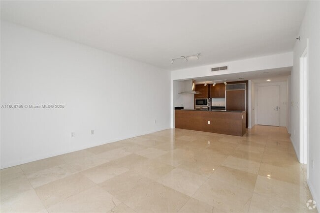 Building Photo - 495 Brickell Ave