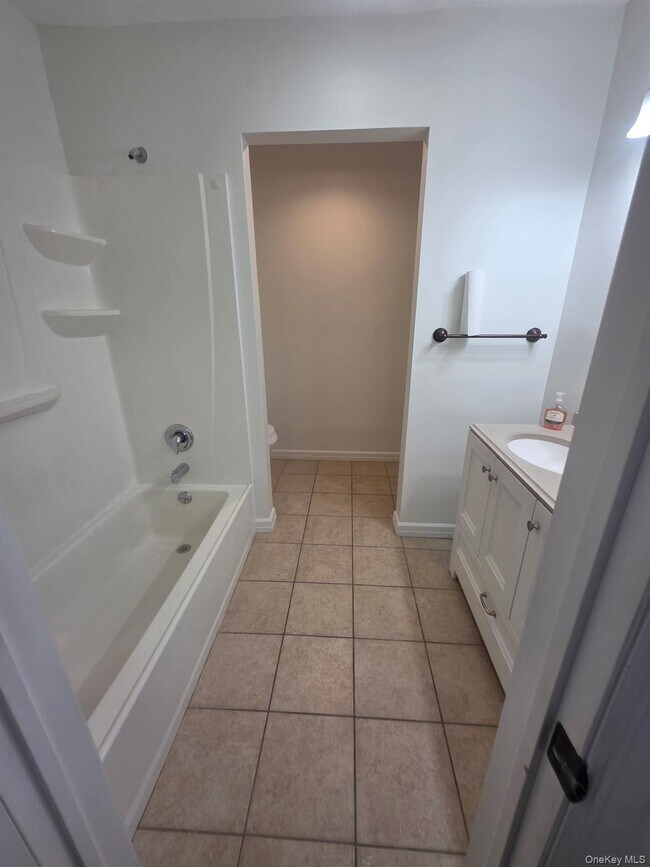 Foto del edificio - 63 Poplar Ln