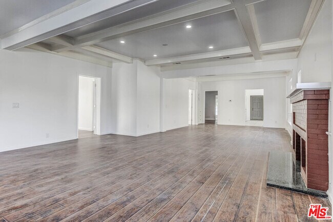 Building Photo - 2021 7th Ave