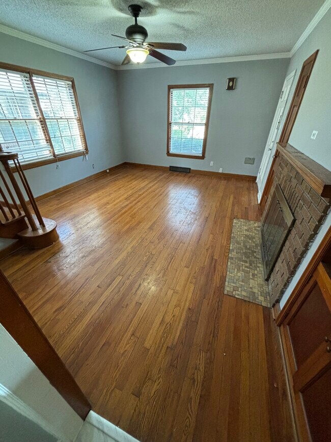 Foto del edificio - 4204 Franklin Ave