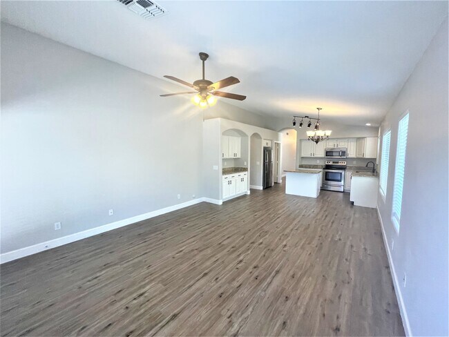 Building Photo - 15855 W Linden Street