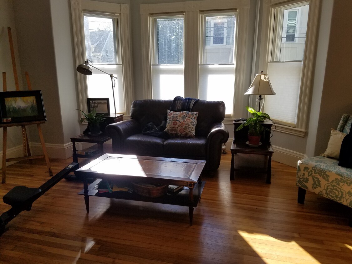 Primary Photo - 30 Whitney Ave