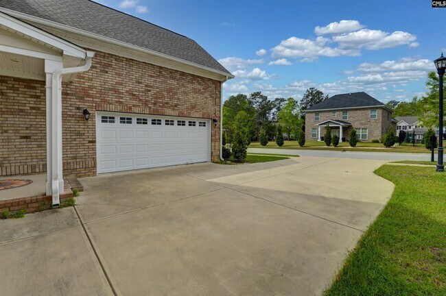 Foto del edificio - 825 Hidden Point Dr