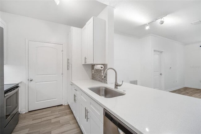 Building Photo - 4221 W Spruce St