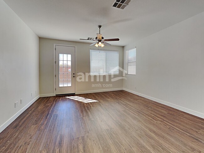 Foto del edificio - 2337 Statham Ave