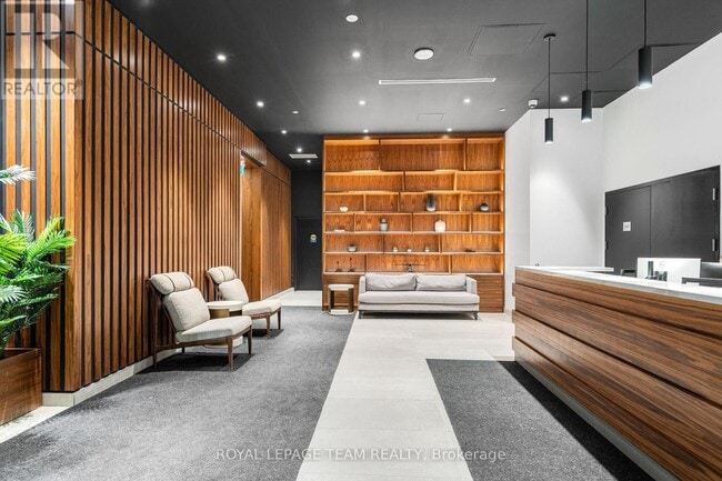 Photo du bâtiment - 340 Queen St