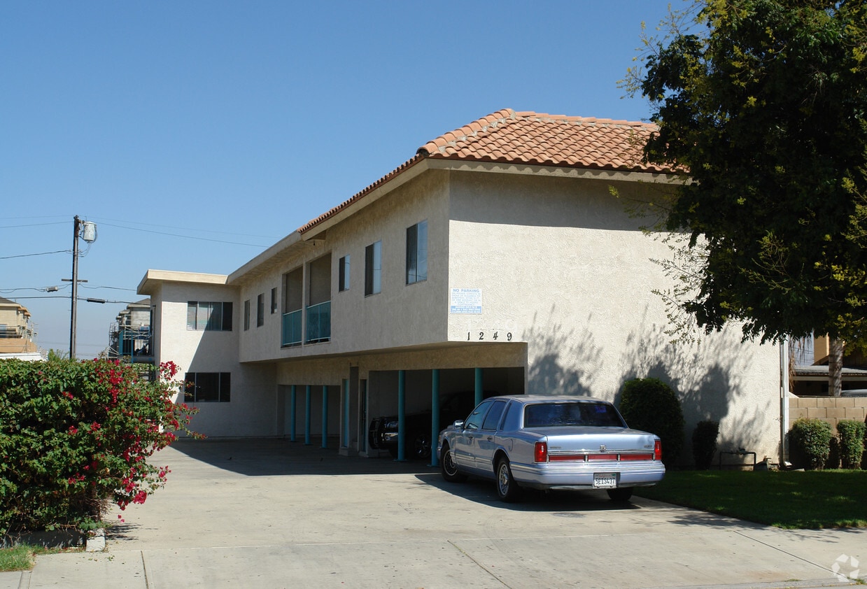 Building Photo - 1249 D St