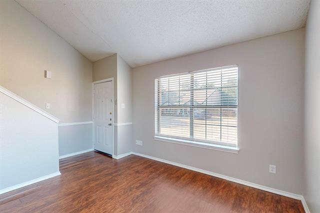 Building Photo - 309 Kings Way Dr