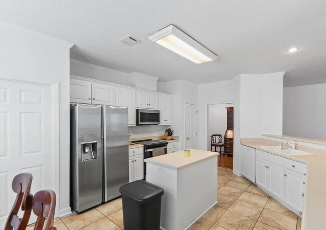 Foto del edificio - 338 Bisham Ct