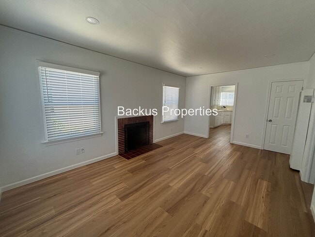 Foto del edificio - Newly remodeled cottage in South Salinas