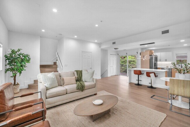 Foto del edificio - 477 NE 1st St