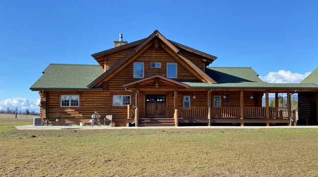 Building Photo - Beautifully Crafted Log Home