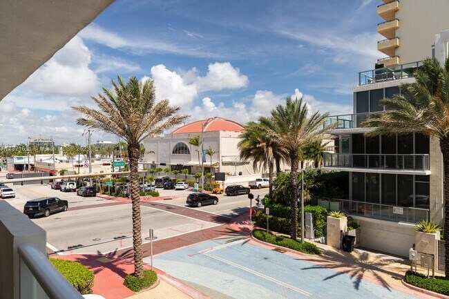 Building Photo - 9499 Collins Ave
