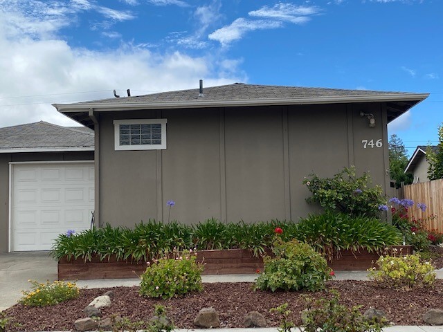Front exterior - 746 W Hacienda Ave
