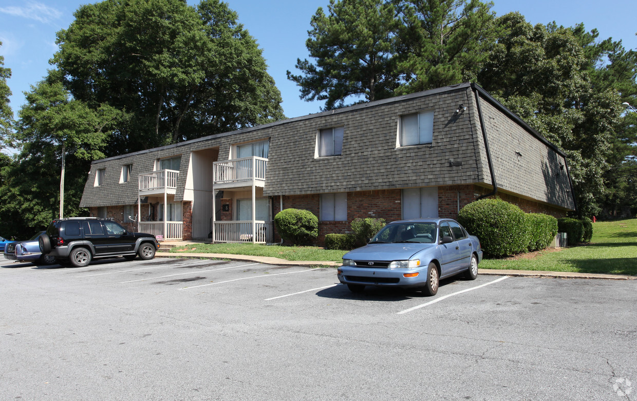 Primary Photo - Amberwood Apartments