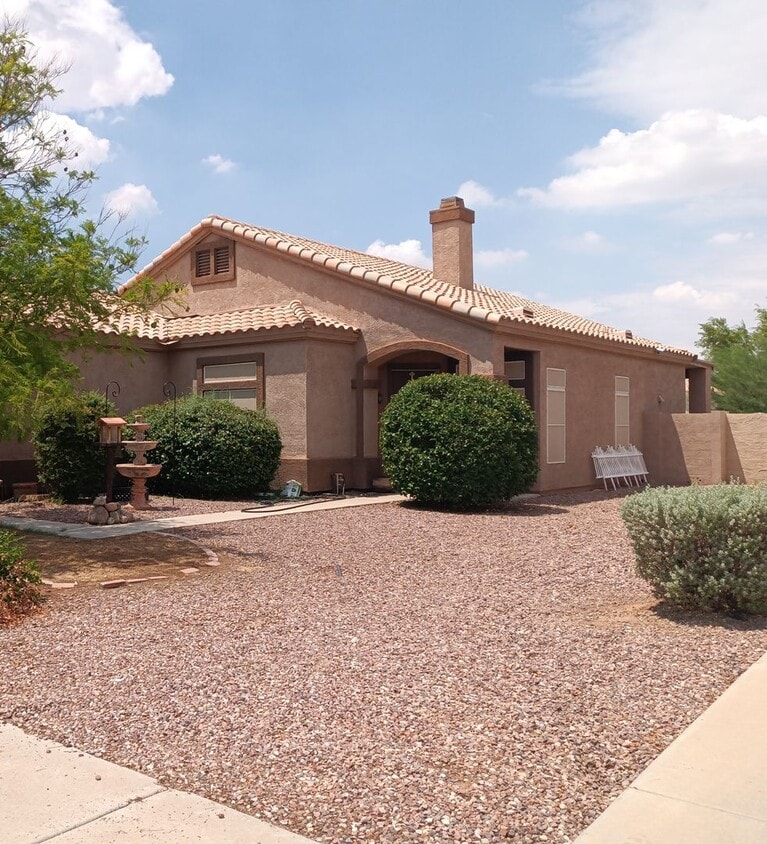 Very Spacious House- Near Cardinal Stadium - Very Spacious House- Near Cardinal Stadium