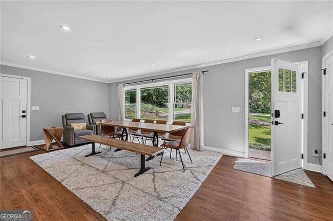 Foto del edificio - 4100 Shawnee Ln NE