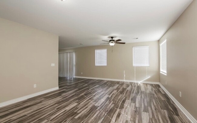 Building Photo - 5530 Alvarez St