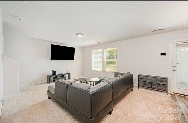 Foto del edificio - 109 Landon Ct