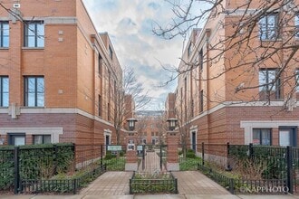 Building Photo - 1117 W Monroe St