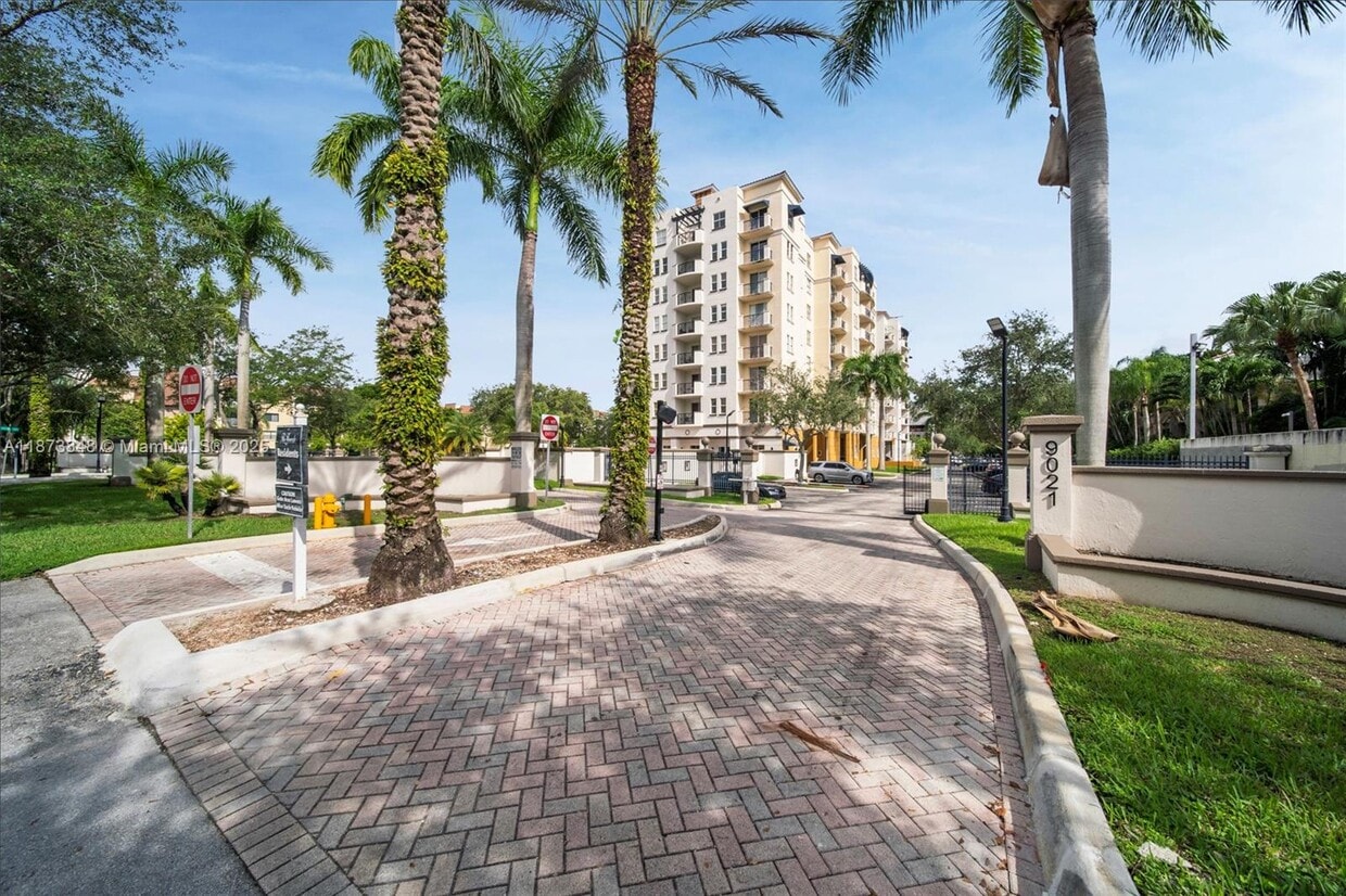 Foto principal - 9021 SW 94th St