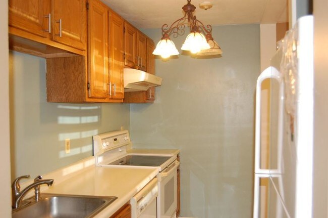 Building Photo - 2060 Mineral Spring Ave