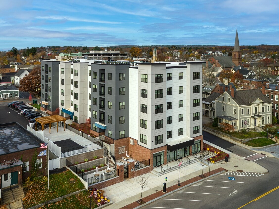 Primary Photo - The Isabella Apartments