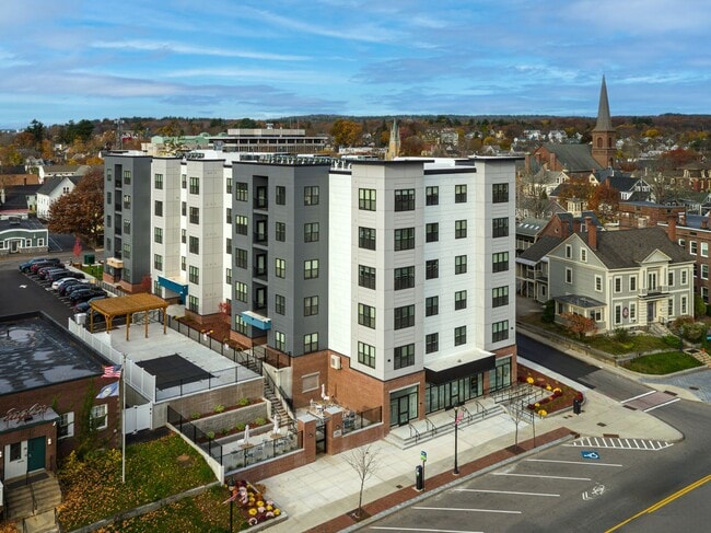 Building Photo - The Isabella Apartments