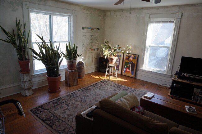 Living room 2 - 313 Ronalds St