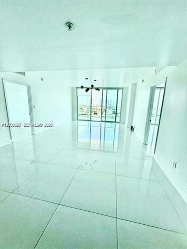 Building Photo - 400 Sunny Isles Blvd