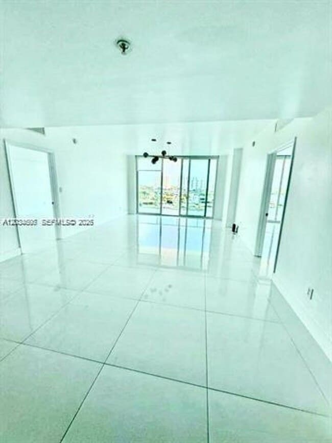 Building Photo - 400 Sunny Isles Blvd