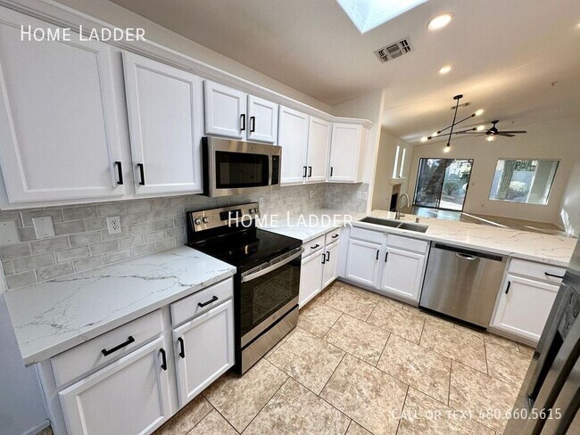 Building Photo - 10518 E Star of the Desert Dr