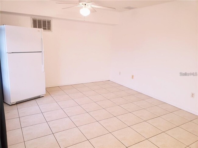 Building Photo - 113 Coconut Palm Way
